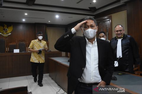 RJ Lino divonis empat tahun penjara