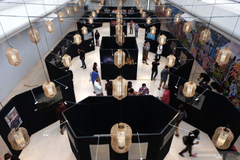 Pameran foto jurnalistik "Rwa Bhineda"