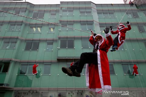 Aksi Sinterklas di Slovenia hibur pasien RS Anak