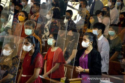 Perayaan Natal di gereja Katedral Makassar