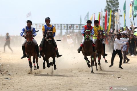 Pacuan kuda tradisional gaya Gayo