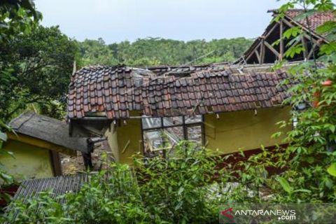 Sekolah Ambruk Di Ciamis