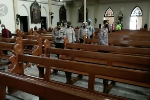 Aparat lakukan pengamanan khusus pada 80 gereja di Malang