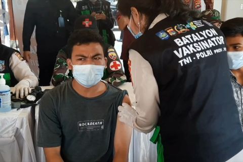 Kendala sinkronisasi, 9.653 dosis vaksin NTB kedaluwarsa