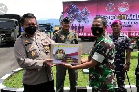 Baksos AKABRI 97 dan Sesko TNI 48 untuk Semeru