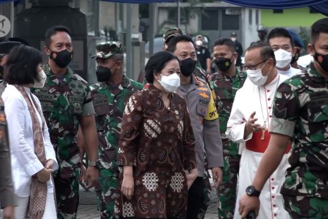 Jelang Natal, Kapolri dan Panglima TNI kunjungi Gereja Katedral