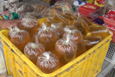 Kemendag batalkan larangan penjualan minyak goreng curah