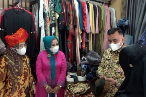 Pemkot Padang batasi operasional tempat wisata