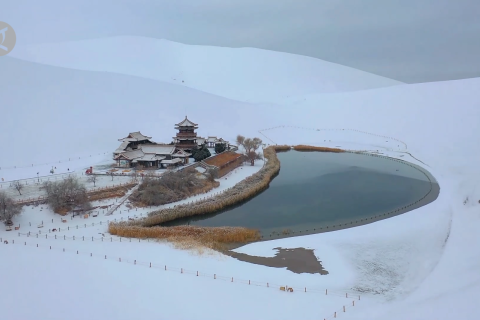 Pesona pemandangan bersalju di Kota Dunhuang