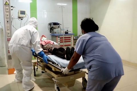 Satgas COVID-19: Waspadai kenaikan kasus dan keterisian RS