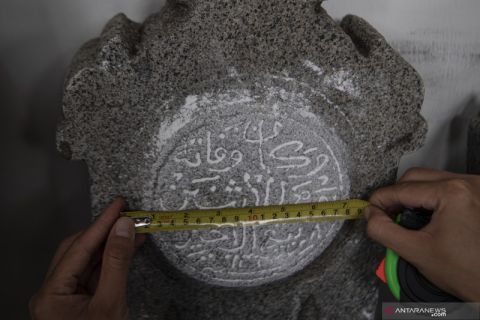 Penemuan Batu Nisan Kuno Dari Abad Ke XIX