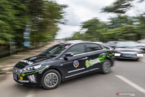 Rombongan Touring Kendaraan Listrik Kemenhub Tiba di Palembang