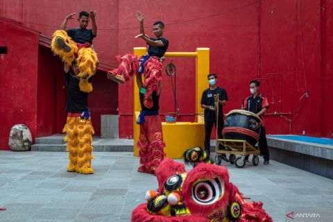 Latihan tim Barongsai di Lasem jelang Imlek