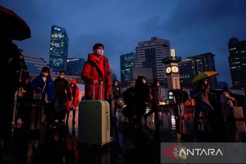 Aktivitas pulang kampung jelang tahun baru imlek di Shanghai