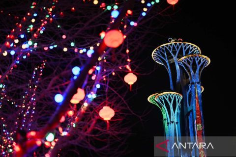 Pertunjukan cahaya di Menara Olimpiade Beijing