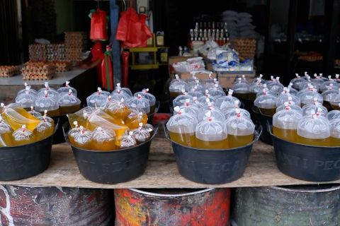 Persediaan minyak goreng di Majalengka dan Aceh Barat