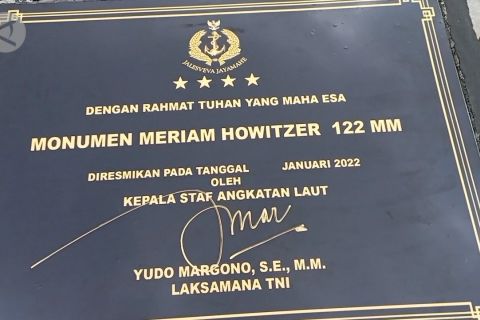 Kasal Yudo resmikan monumen kendaraan tempur di Madiun