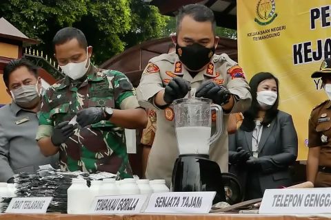 Kejaksaan Temanggung musnahkan barang bukti kejahatan
