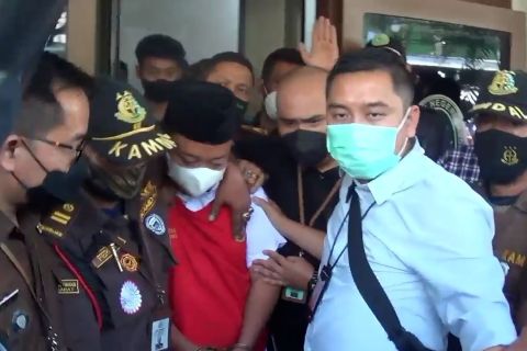 Rudapaksa 13 santri, Herry Wirawan dituntut pidana mati dan kebiri