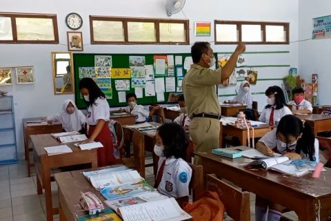 Instansi pendidikan Madiun mulai terapkan PTM 100 persen