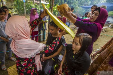 Tradisi mandi-mandi pengantin di Kalsel
