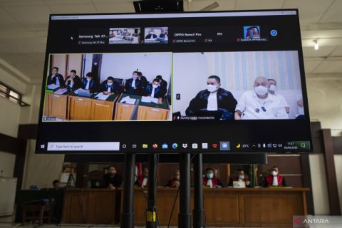 Mantan Gubernur Sumatera Selatan Alex Noerdin Jalani Sidang Dakwaan