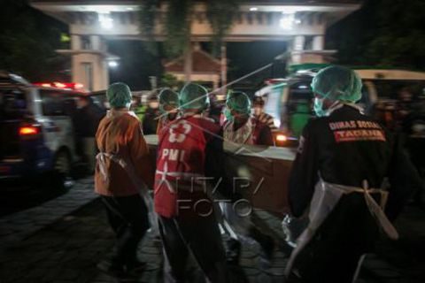 Pemulangan 13 jenazah korban kecelakaan bus pariwisata di Bantul
