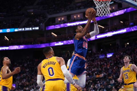 NBA: Golden State Warriors kalahkan LA Lakers 117 -115