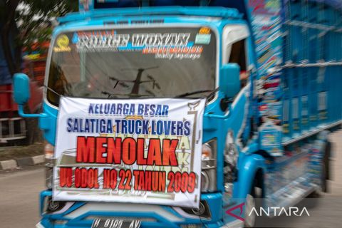 Sopir truk berdemo tolak aturan ODOL