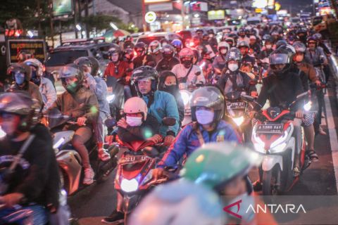 Kepadatan jalur wisata Puncak