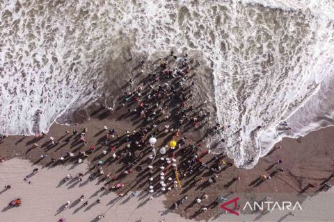 Upacara Melasti Pantai Parangkusumo