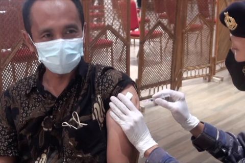 3.200 mahasiswa dan pengajar terima booster jelang kuliah tatap muka