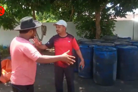 Anggota DPRK Aceh Timur temukan 54 drum minyak goreng di sebuah SPBU