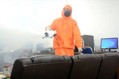 BPBD Magelang lakukan penyemprotan disinfektan di komplek Sekda