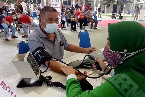 Polda metro jaya minta vaksinasi lansia harus lebih maksimal