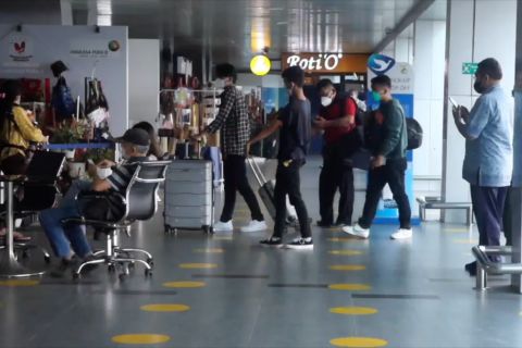 Sepekan PPKM Level 3, penumpang di Husein Sastranegara menurun