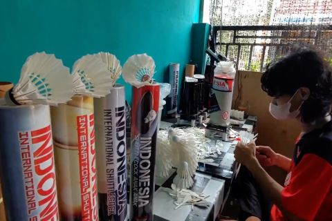 Shuttlecock bulu tangkis UMKM Batang mendunia