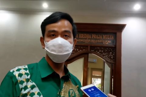Gibran minta warga tenang, klaster sekolah memang banyak