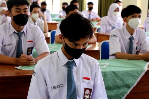 Pemkab Magelang terapkan PTM 100 persen secara bertahap