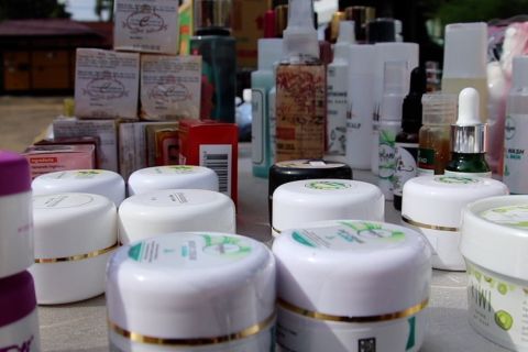 Peredaran kosmetik ilegal di Pontianak rugikan negara Rp1 miliar