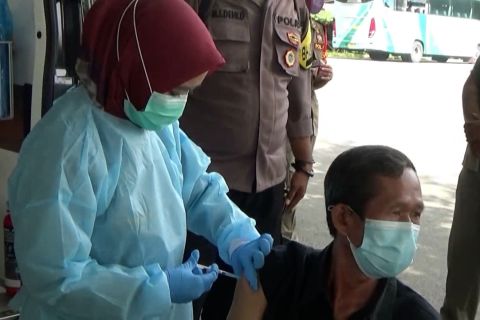 Vaksin booster lansia serentak di seluruh Puskesmas di Pandeglang