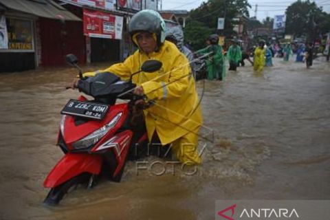 Banjir Akibat Hujan Lebat