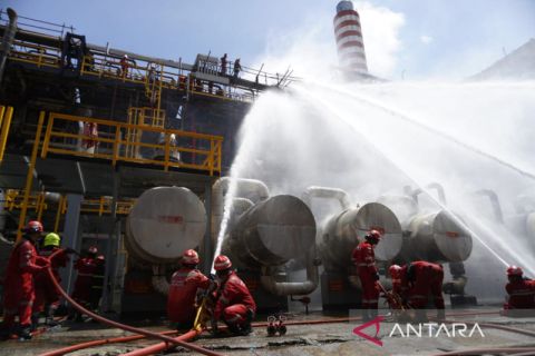 Penanganan kebakaran kilang Pertamina di Balikpapan