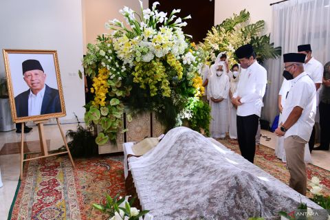 Presiden takziah ke rumah duka almarhum Arifin Panigoro