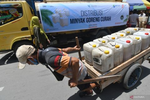 Distribusi minyak goreng curah untuk pengecer