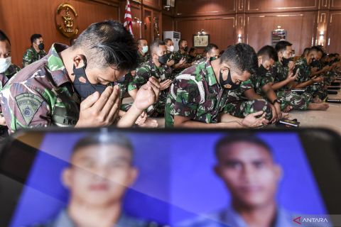 Doa bersama bagi prajurit Korps Marinir TNI AL yang gugur di Papua