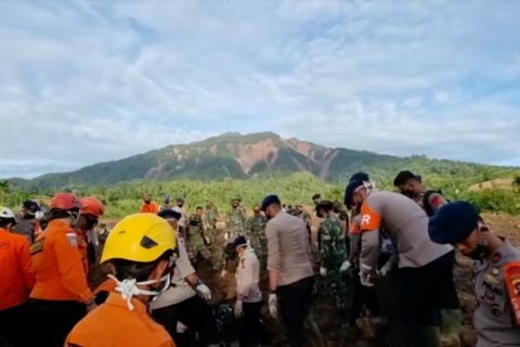 Basarnas perpanjang waktu pencarian 4 warga Malampah yang hilang