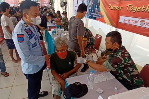 Ribuan warga binaan Lapas Kelas IIA Cilegon ikuti vaksinasi booster