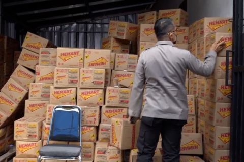 Penimbun minyak goreng akan dihukum dengan pasal berlapis