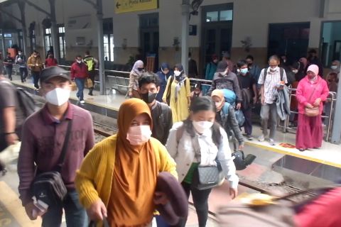 Penumpang KA di Daop 9 Jember meningkat 10 persen